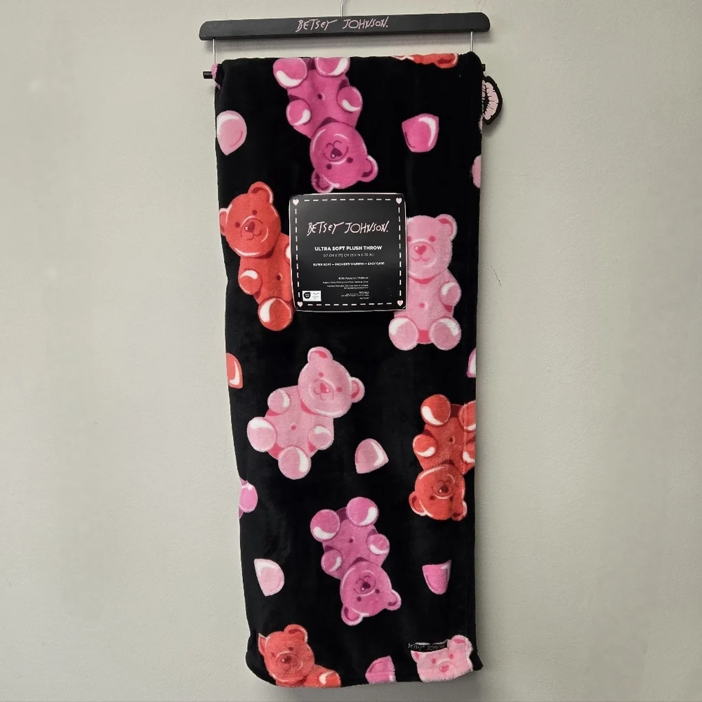 Betsy Johnson Gummy Bears Ultra Soft Plush Throw Blanket Black Pink